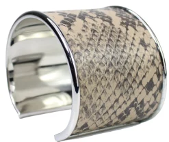 breiter Armreif 4,5 cm Edelstahl, Kunstleder, Python Optik, silber