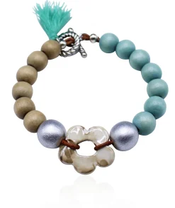 elastisches Armband mit Holzperlen und Resin Blüte, Pastellfarben