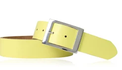 Modischer Ledergürtel 4 cm für Damen mit silbern glänzender Gürtelschnalle