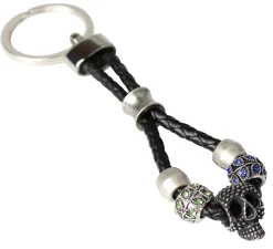 Süßer Schlüsselanhänger mit Totenkopf und farbigen Glitzerperlen